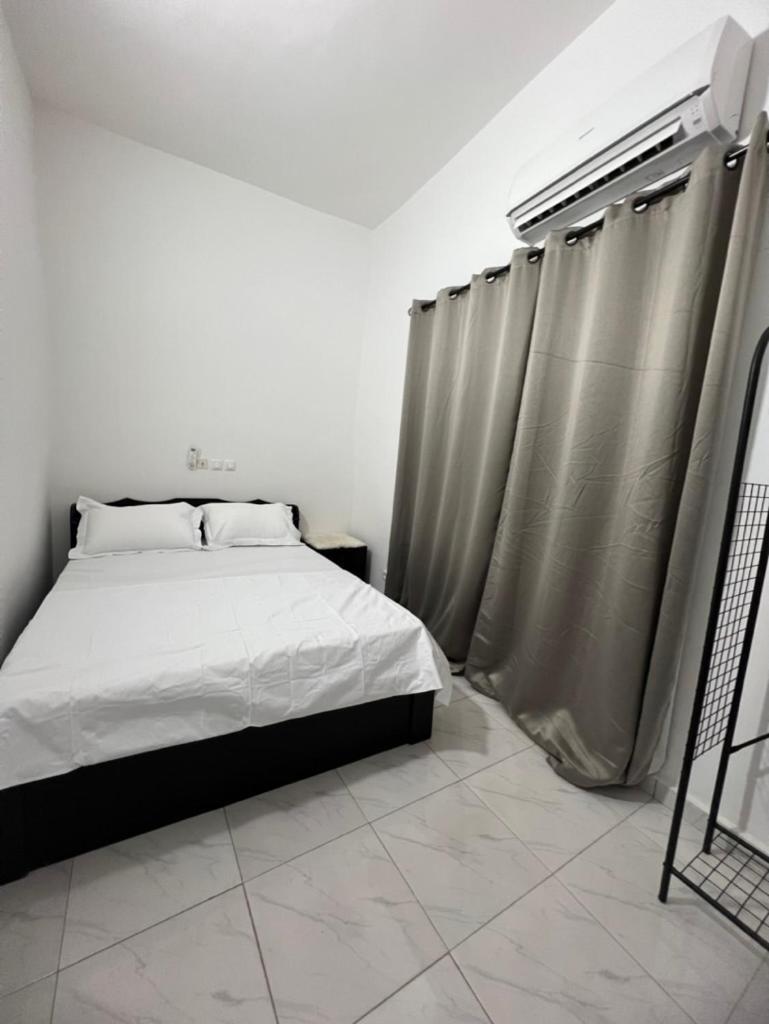 Ad Home Ломе Экстерьер фото